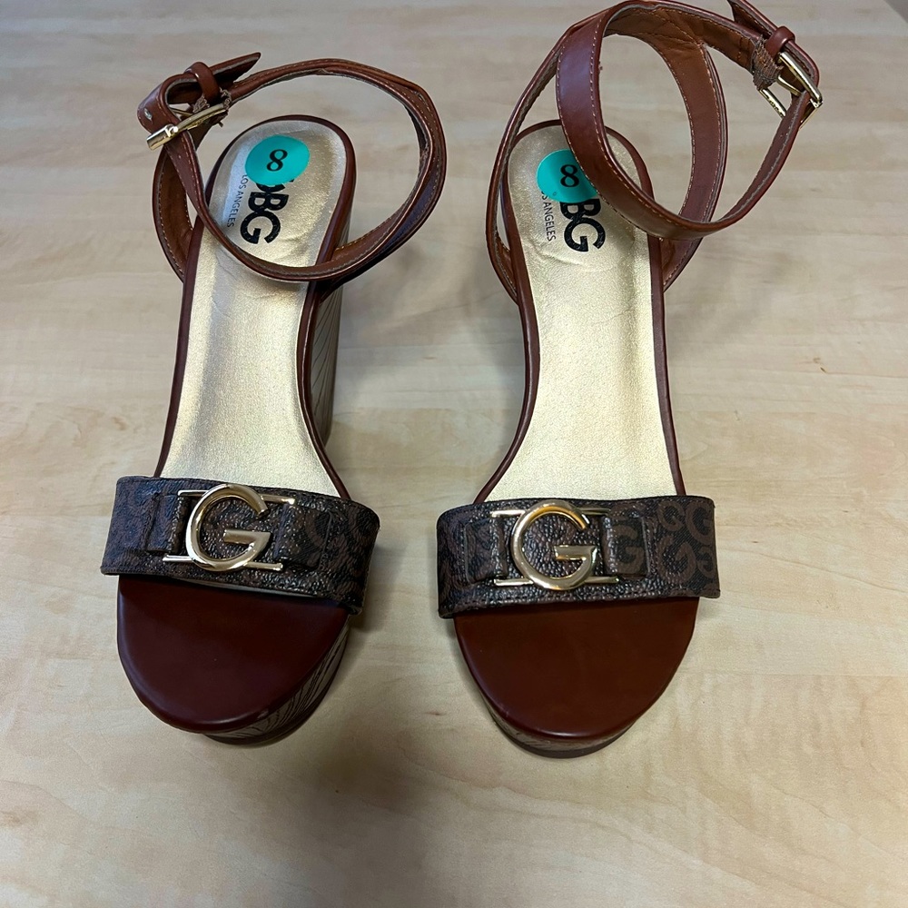 Brown heels - Picture 2 of 5